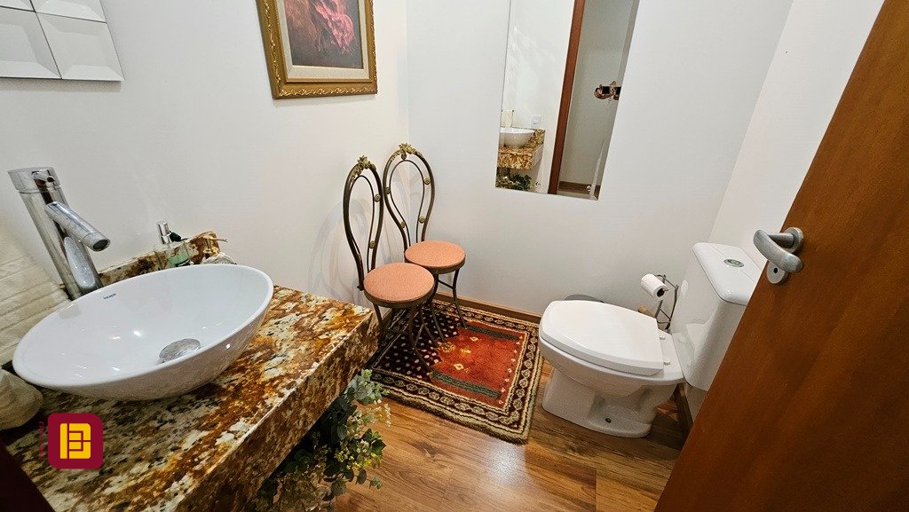 Casa com 280m², 4 quartos (sendo 3 suítes), 2 garagens, no bairro Sul do Rio em Santo Amaro da Imperatriz