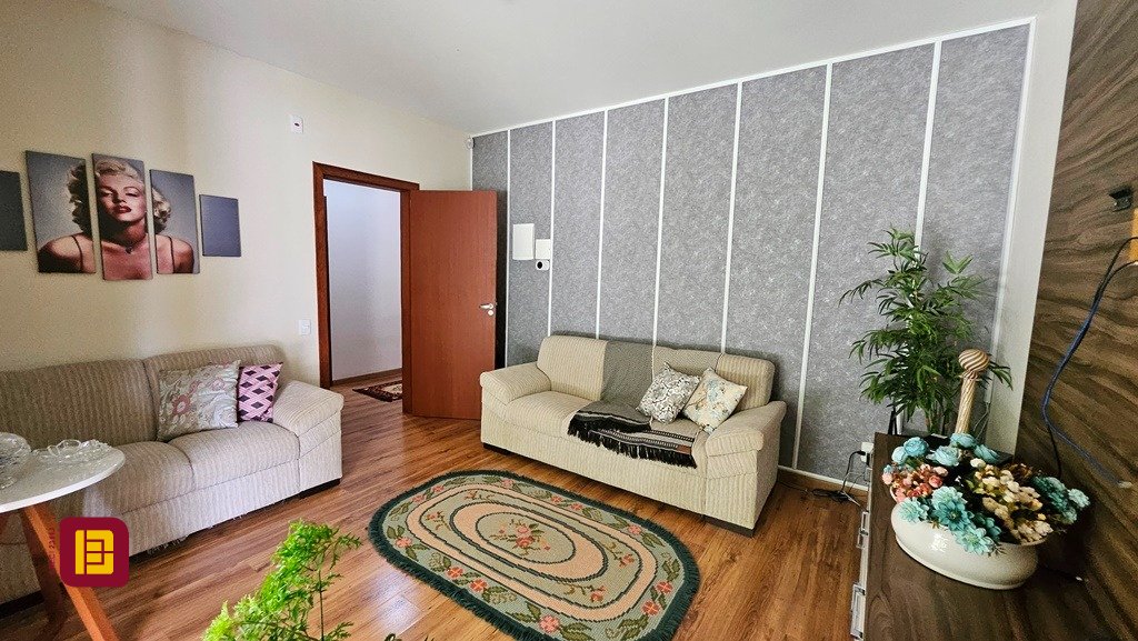 Casa com 280m², 4 quartos (sendo 3 suítes), 2 garagens, no bairro Sul do Rio em Santo Amaro da Imperatriz