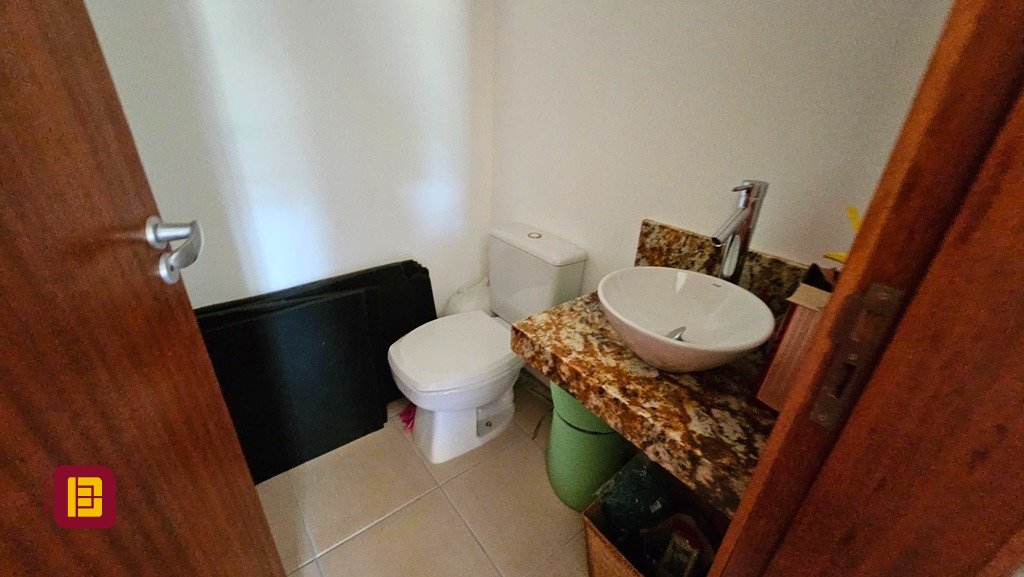 Casa com 280m², 4 quartos (sendo 3 suítes), 2 garagens, no bairro Sul do Rio em Santo Amaro da Imperatriz