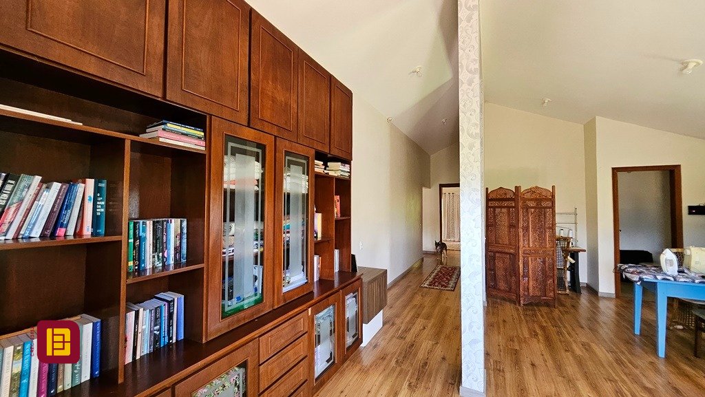 Casa com 280m², 4 quartos (sendo 3 suítes), 2 garagens, no bairro Sul do Rio em Santo Amaro da Imperatriz