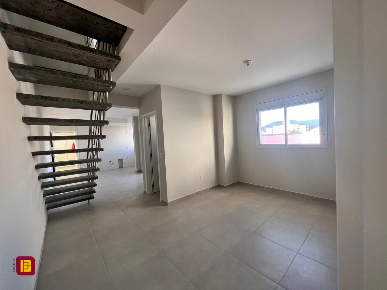 Cobertura com 114m², 2 quartos (sendo 2 suítes), 2 garagens, no bairro Itacorubi em Florianópolis