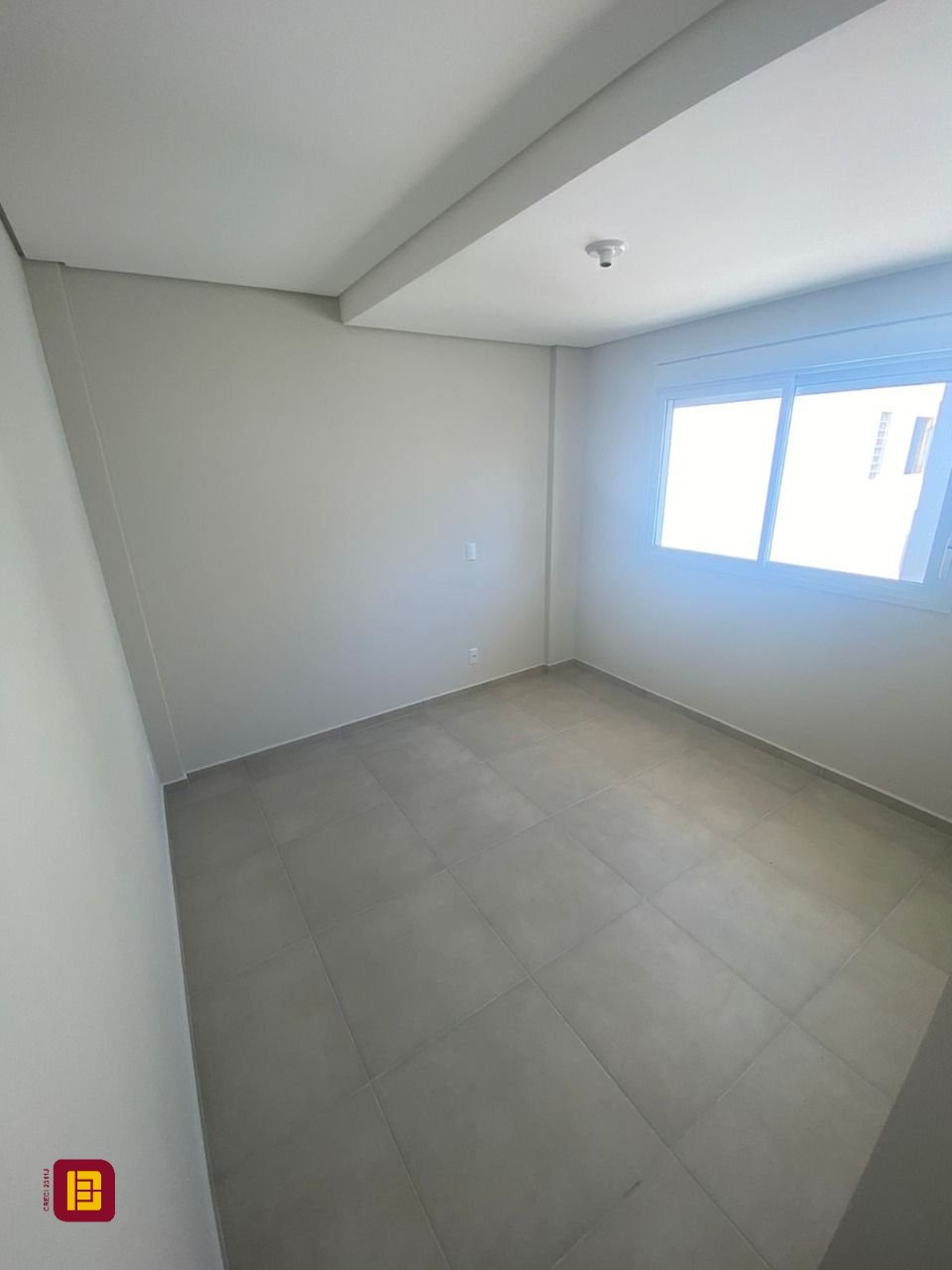 Cobertura com 114m², 2 quartos (sendo 2 suítes), 2 garagens, no bairro Itacorubi em Florianópolis