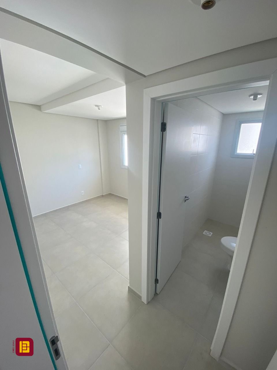 Cobertura com 114m², 2 quartos (sendo 2 suítes), 2 garagens, no bairro Itacorubi em Florianópolis