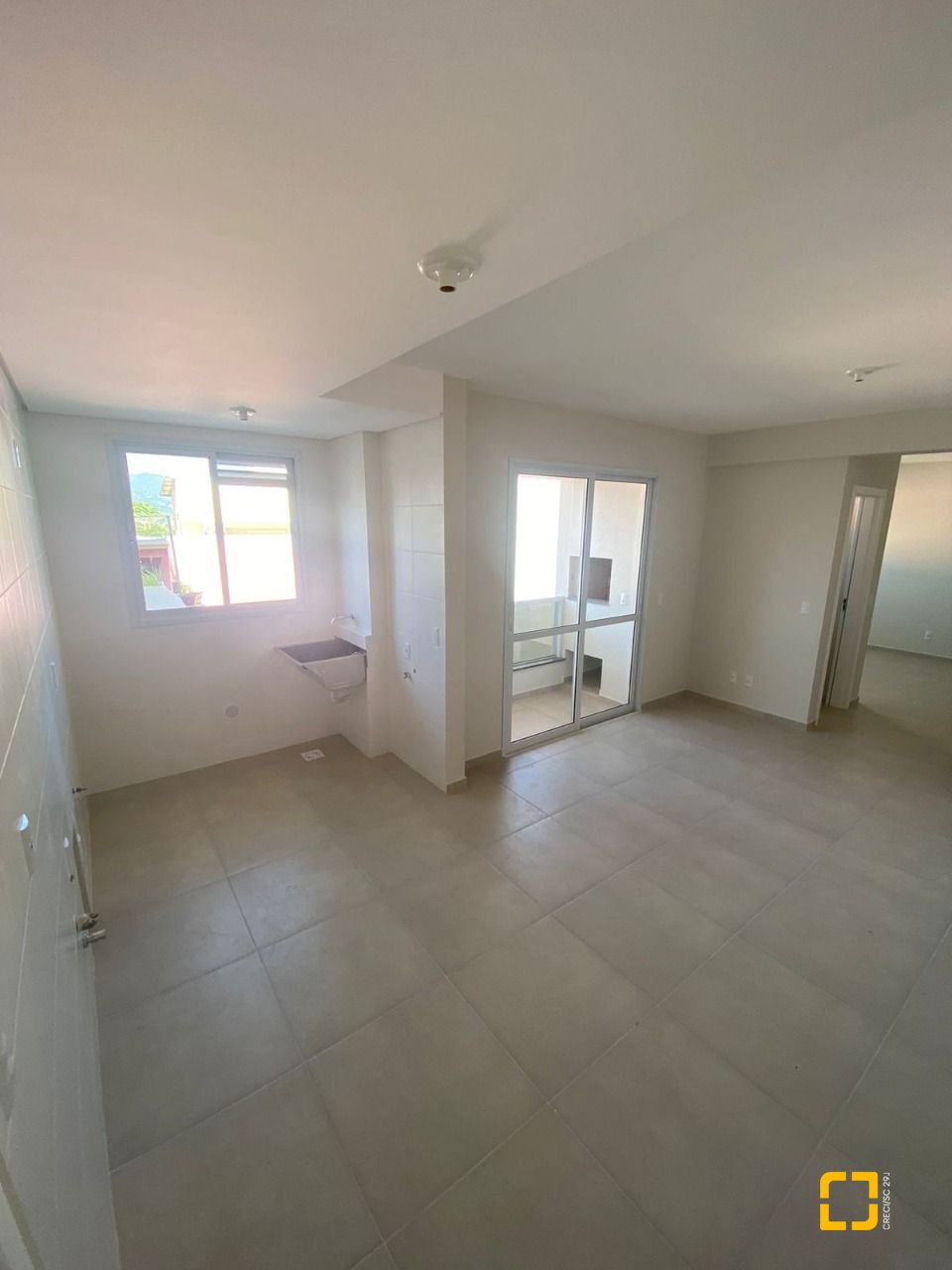 Cobertura com 114m², 2 quartos (sendo 2 suítes), 2 garagens, no bairro Itacorubi em Florianópolis
