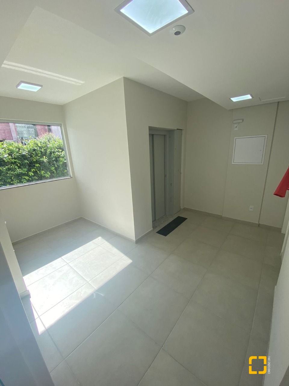 Cobertura com 114m², 2 quartos (sendo 2 suítes), 2 garagens, no bairro Itacorubi em Florianópolis