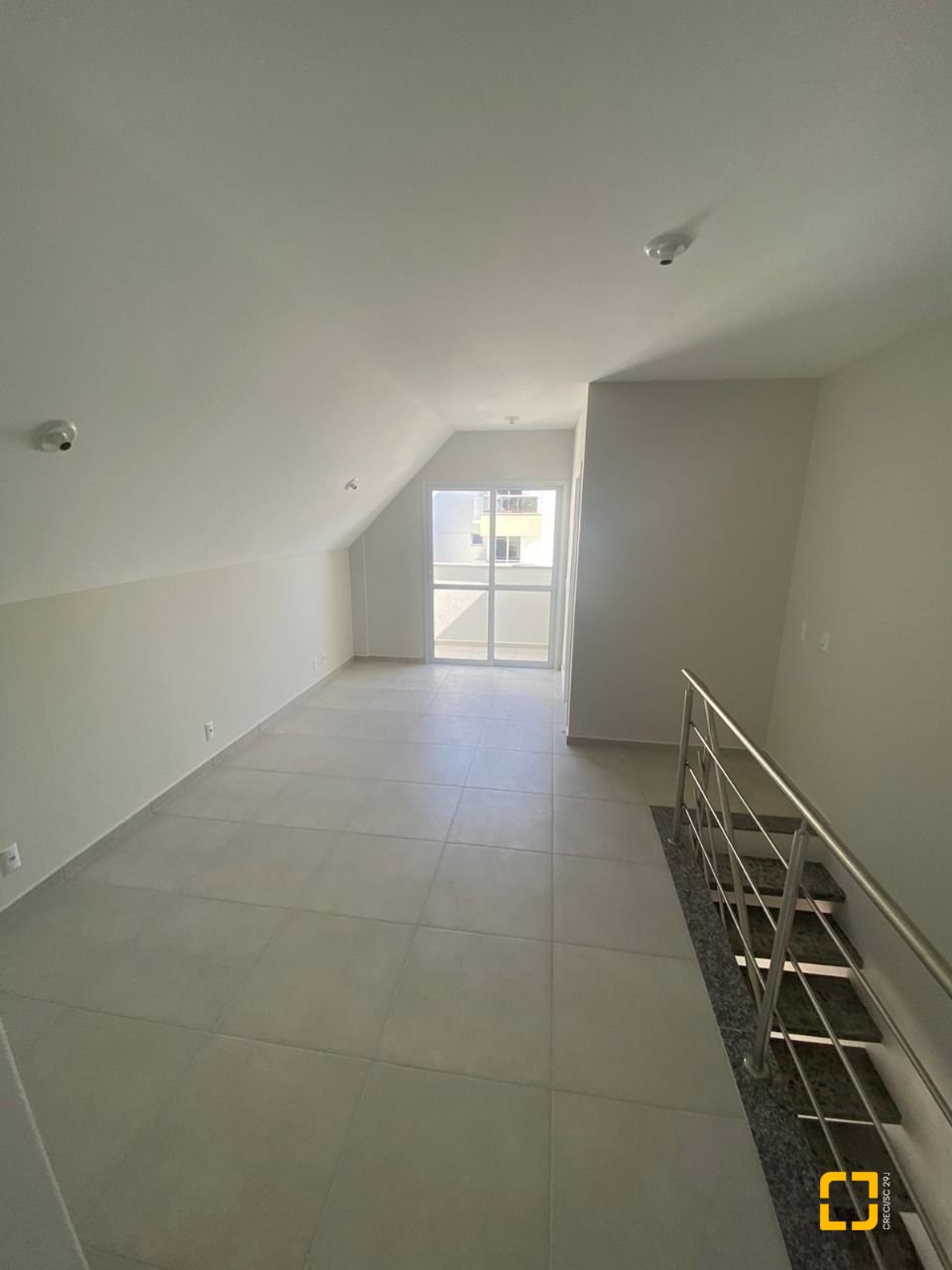 Cobertura com 114m², 2 quartos (sendo 2 suítes), 2 garagens, no bairro Itacorubi em Florianópolis