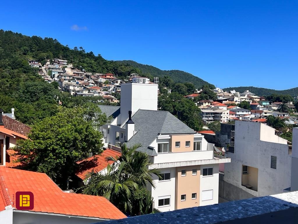 Cobertura com 115m², 2 quartos (sendo 2 suítes), 1 garagem, no bairro Itacorubi em Florianópolis