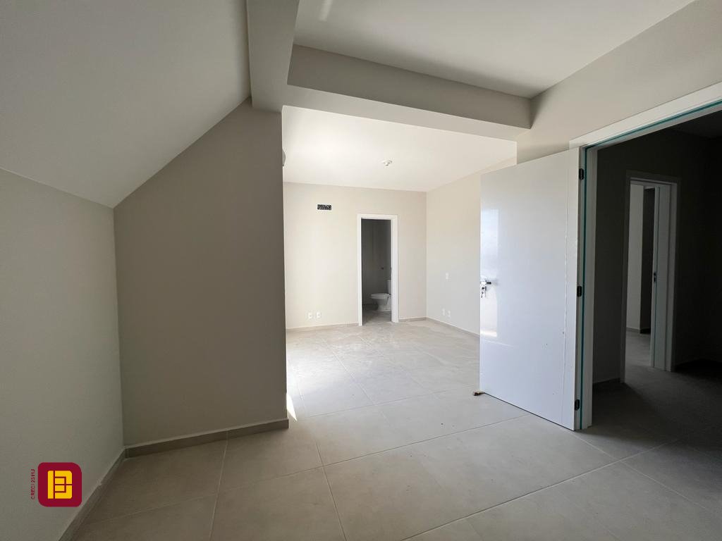Cobertura com 115m², 2 quartos (sendo 2 suítes), 1 garagem, no bairro Itacorubi em Florianópolis