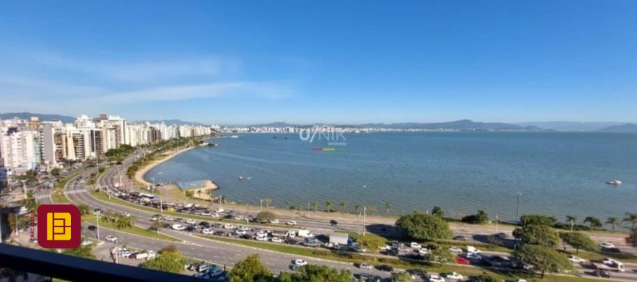Apartamento com 381m², 4 quartos (sendo 2 suítes), 3 garagens, no bairro Beira Mar em Florianópolis
