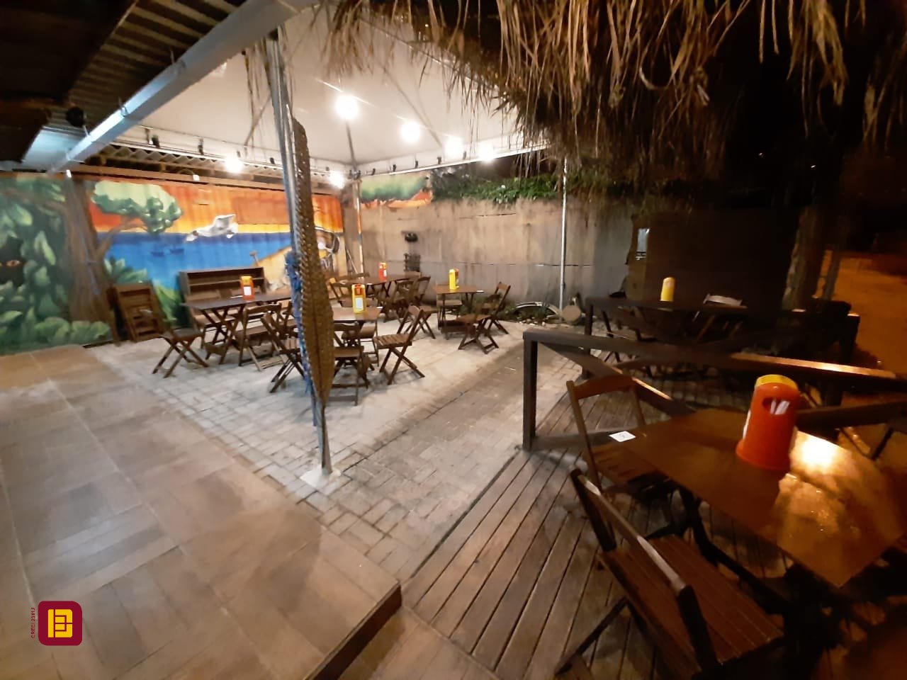 Casa com 325m², 3 garagens, no bairro Morro das Pedras em Florianópolis