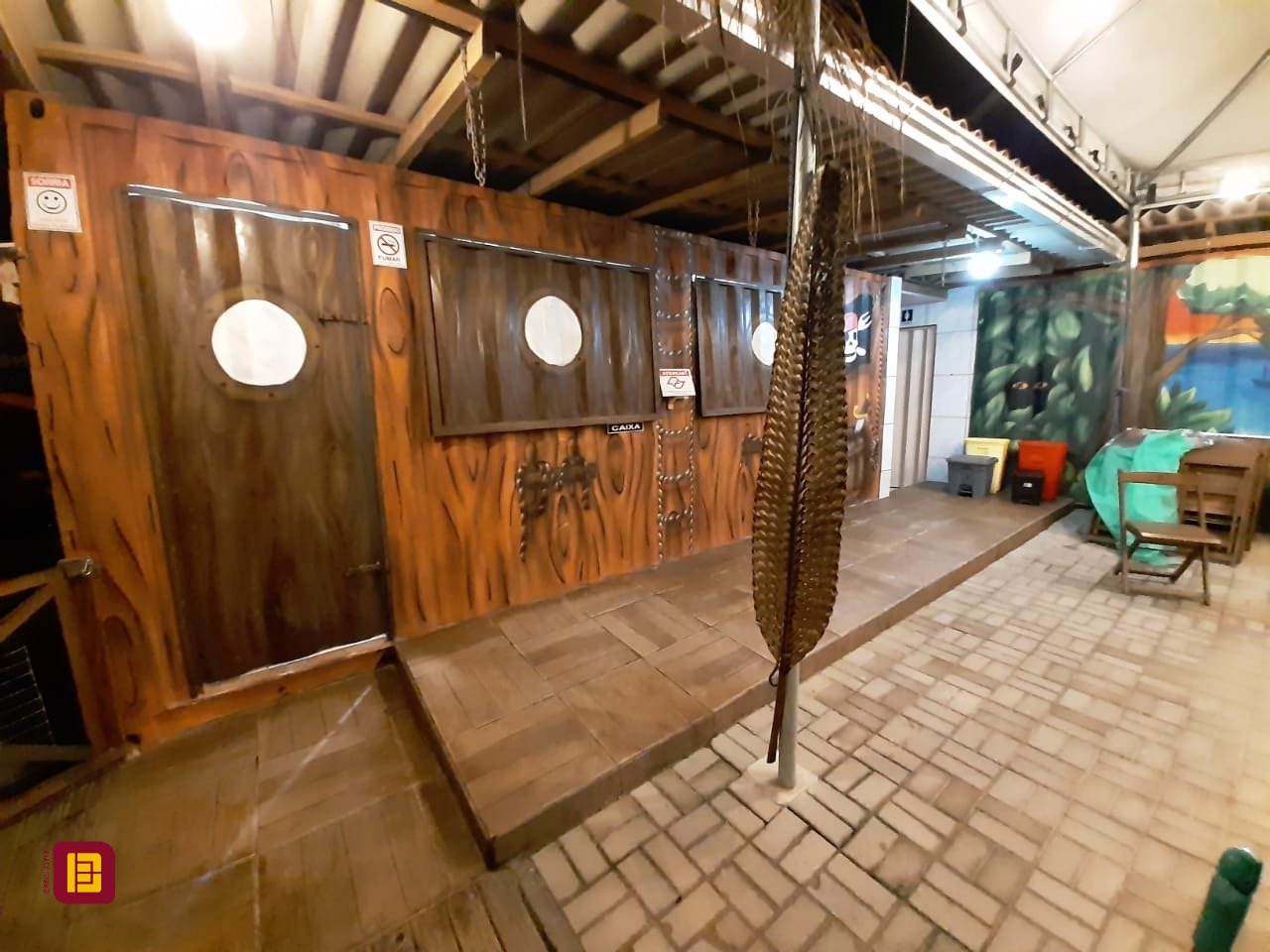 Casa com 325m², 3 garagens, no bairro Morro das Pedras em Florianópolis