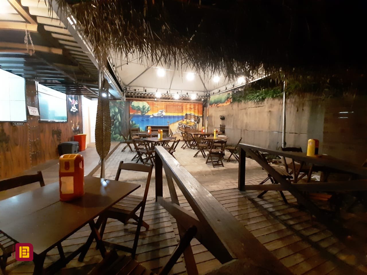 Casa com 325m², 3 garagens, no bairro Morro das Pedras em Florianópolis