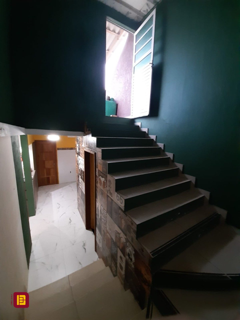 Casa com 325m², 3 garagens, no bairro Morro das Pedras em Florianópolis