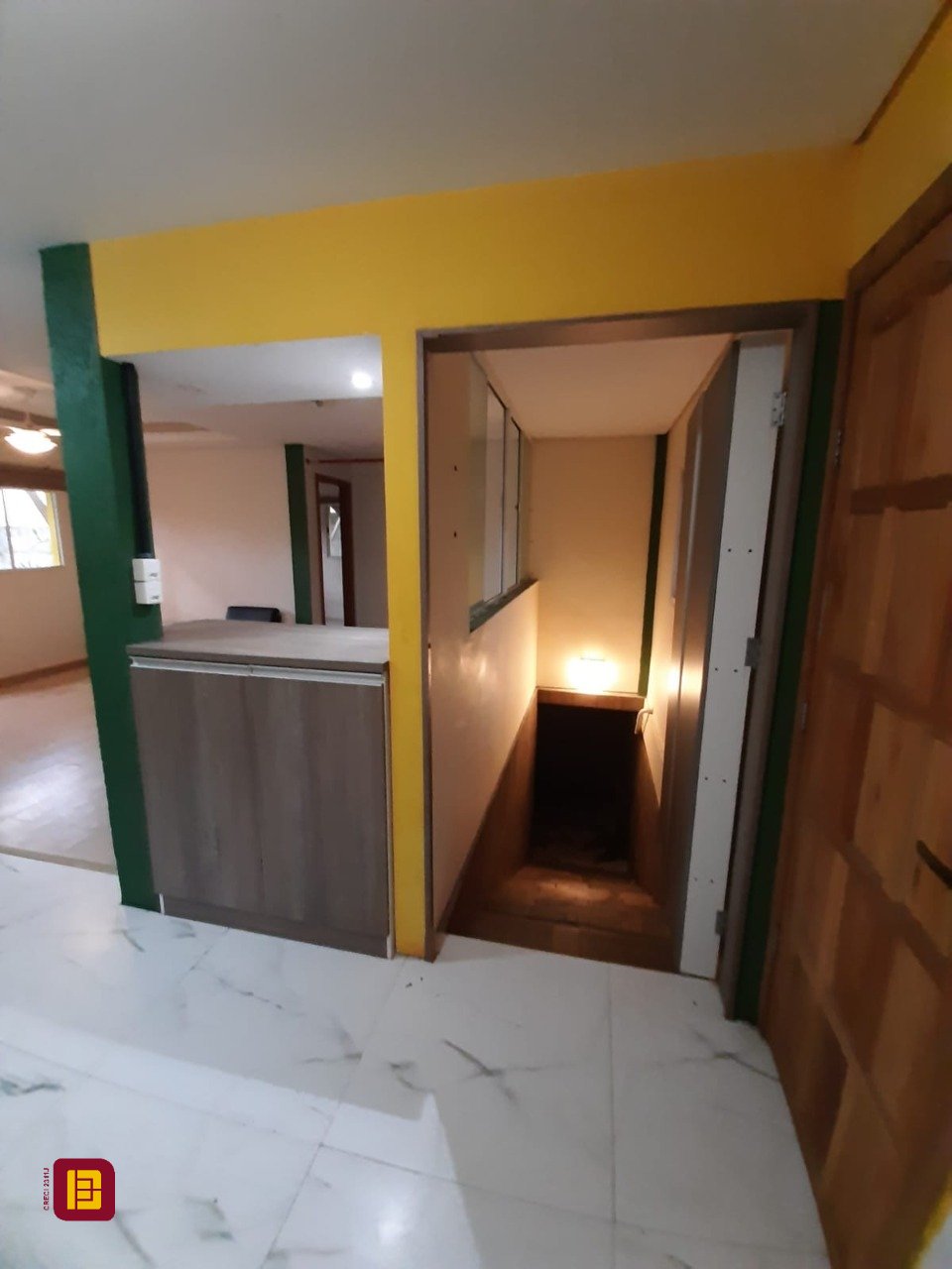Casa com 325m², 3 garagens, no bairro Morro das Pedras em Florianópolis