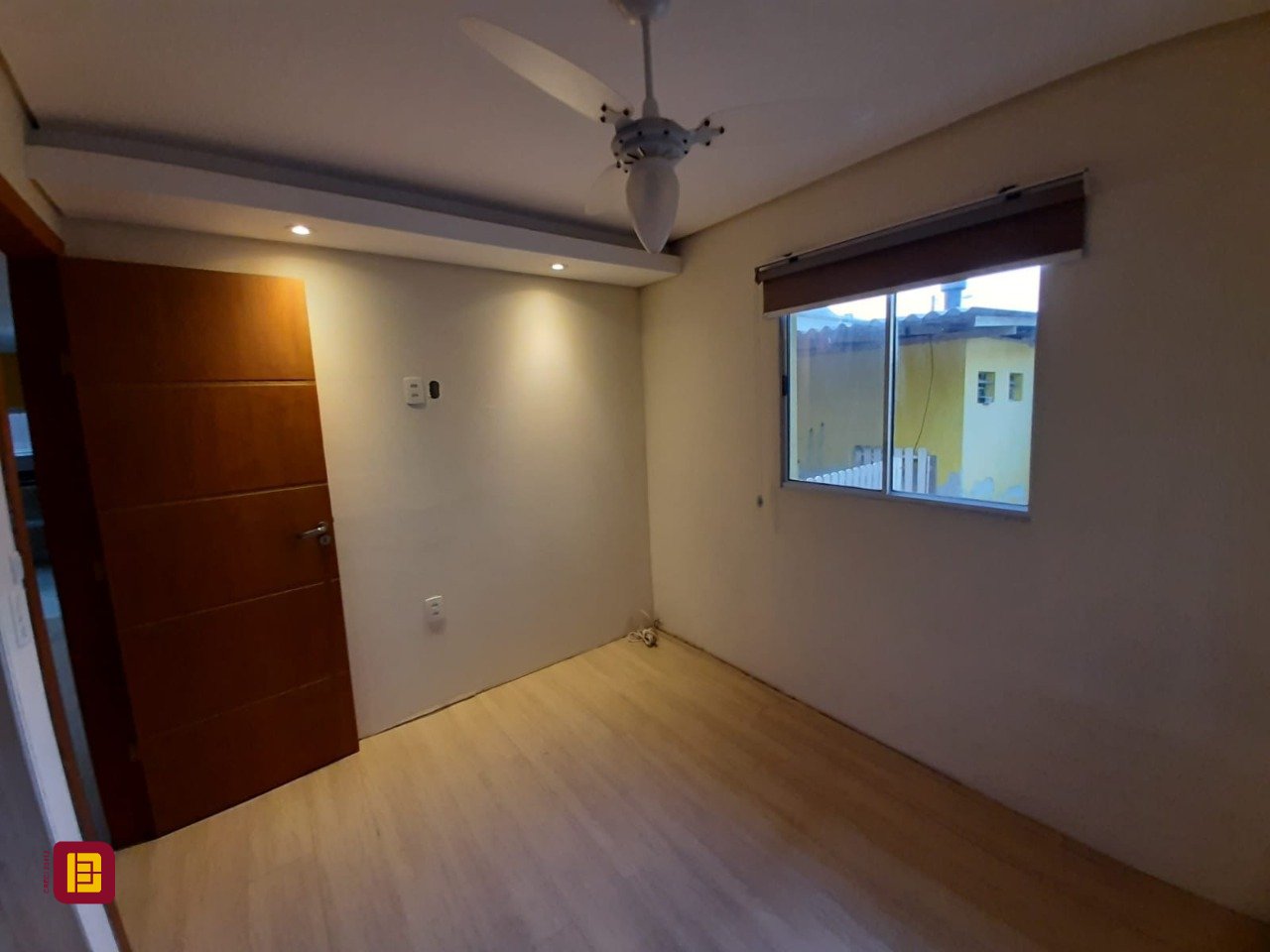 Casa com 325m², 3 garagens, no bairro Morro das Pedras em Florianópolis