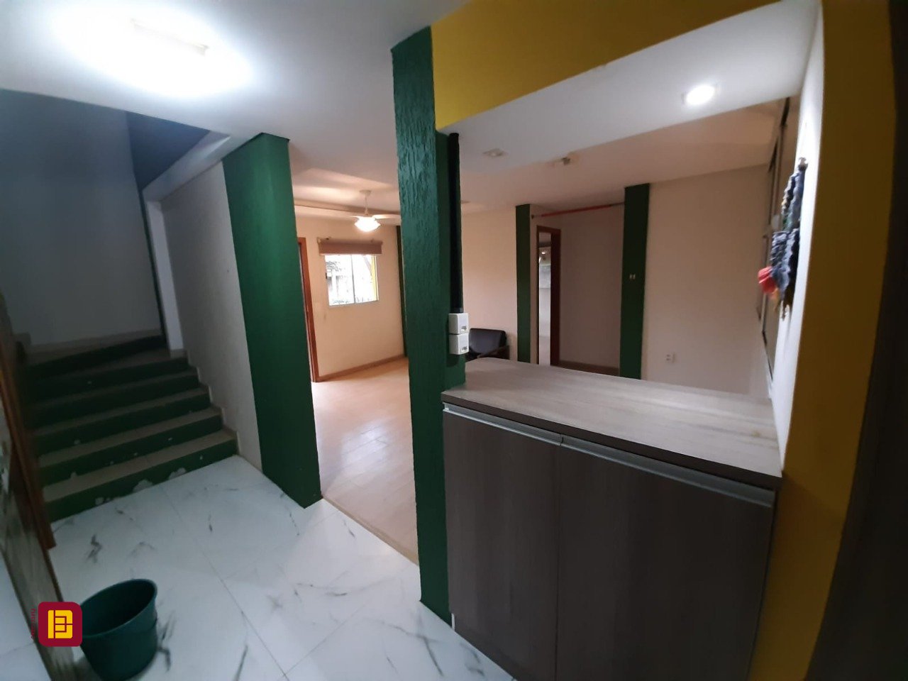 Casa com 325m², 3 garagens, no bairro Morro das Pedras em Florianópolis