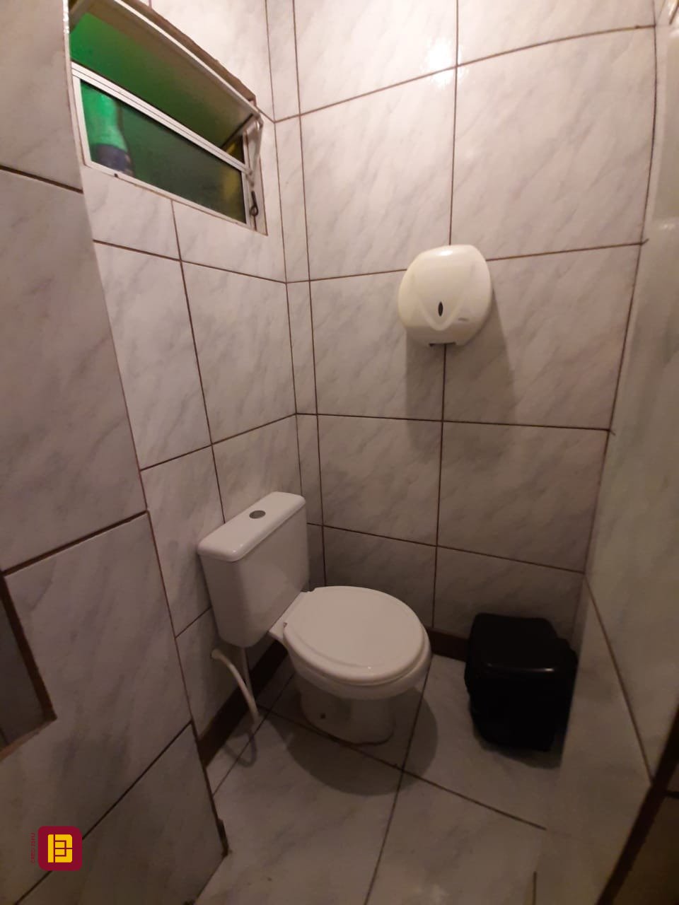 Casa com 325m², 3 garagens, no bairro Morro das Pedras em Florianópolis