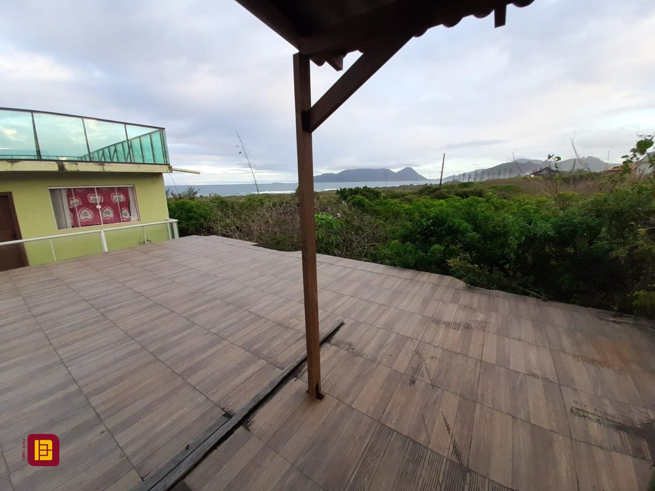 Casa com 325m², 3 garagens, no bairro Morro das Pedras em Florianópolis