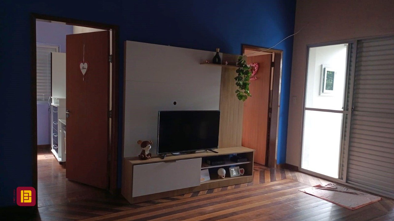 Casa com 94m², no bairro Centro em São José