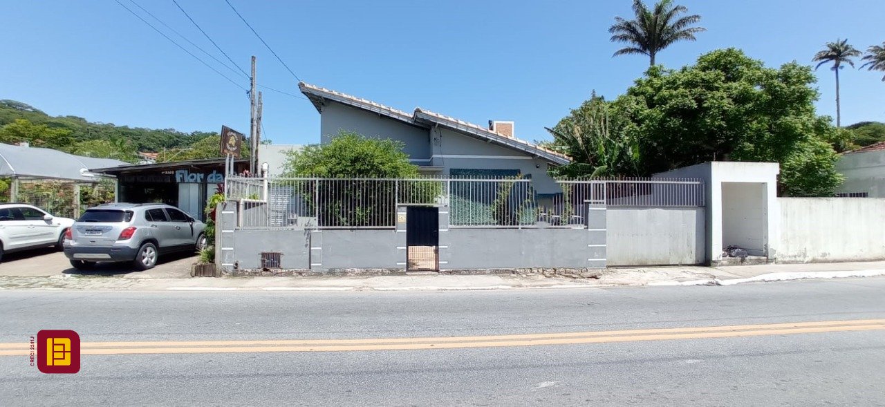 Casa com 94m², no bairro Centro em São José