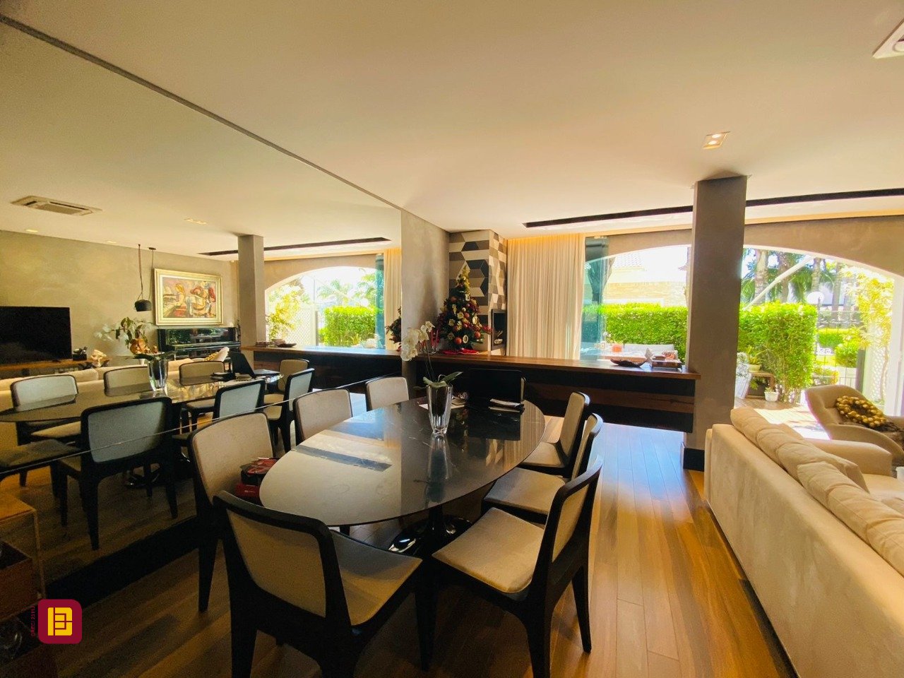 Casa de Condomínio com 175m², 3 quartos (sendo 3 suítes), 3 garagens, no bairro Lagoa da Conceição em Florianópolis