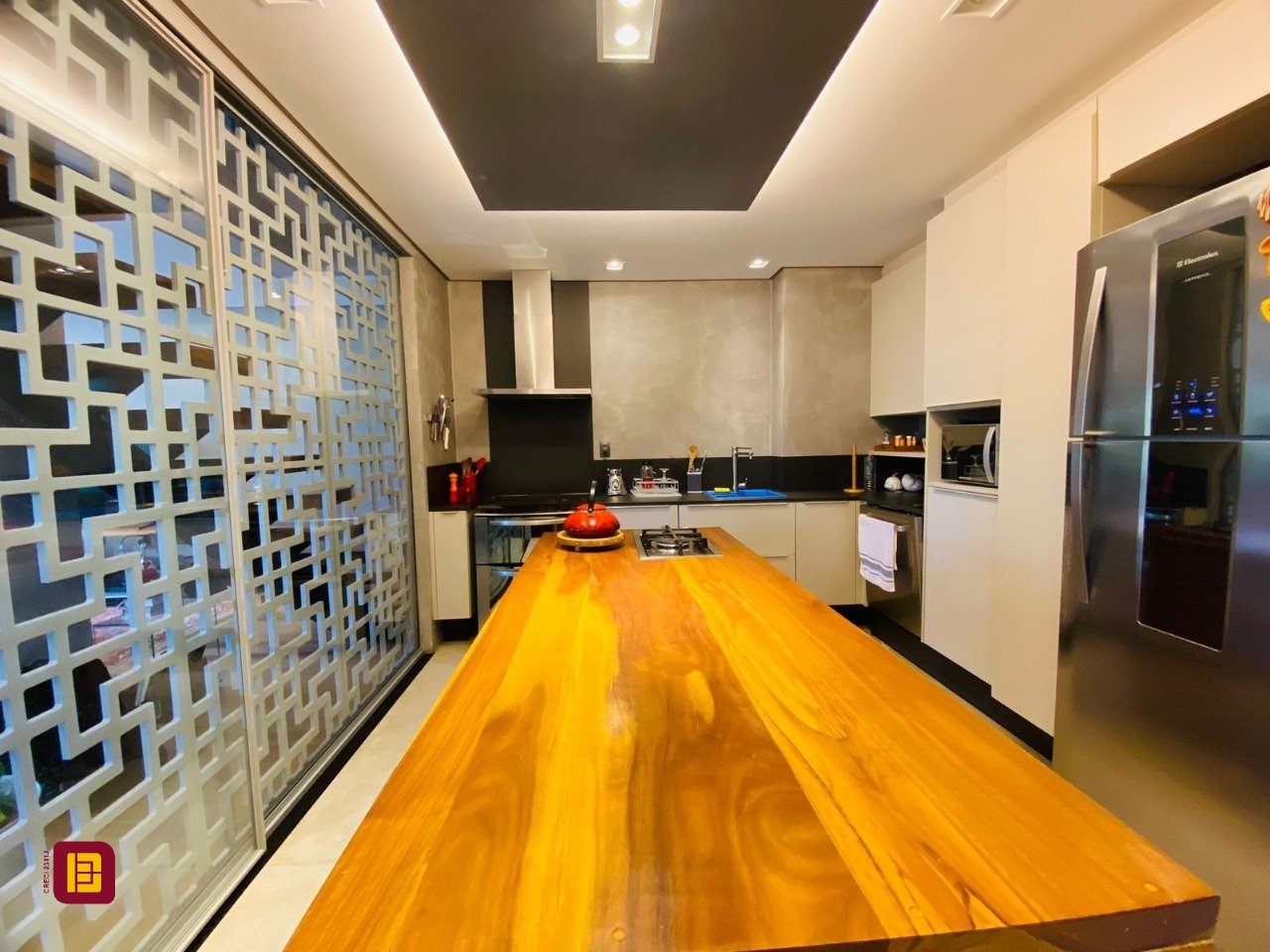 Casa de Condomínio com 175m², 3 quartos (sendo 3 suítes), 3 garagens, no bairro Lagoa da Conceição em Florianópolis