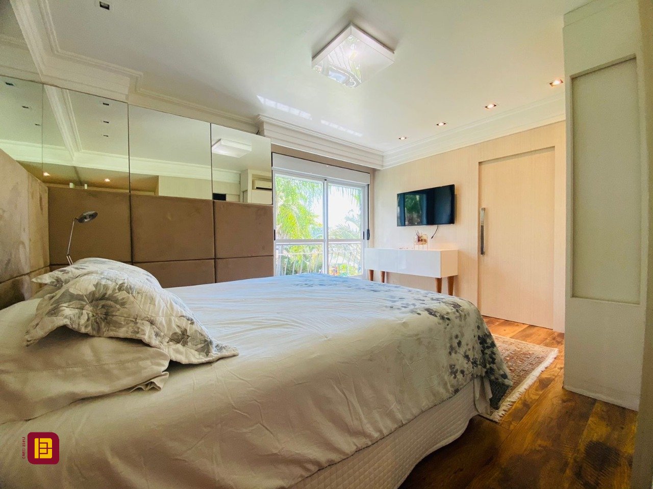 Casa de Condomínio com 175m², 3 quartos (sendo 3 suítes), 3 garagens, no bairro Lagoa da Conceição em Florianópolis