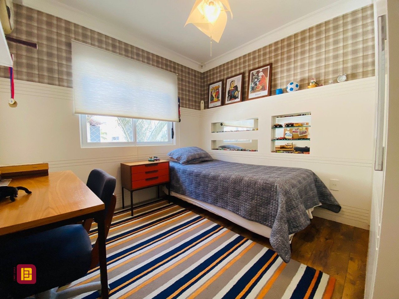 Casa de Condomínio com 175m², 3 quartos (sendo 3 suítes), 3 garagens, no bairro Lagoa da Conceição em Florianópolis