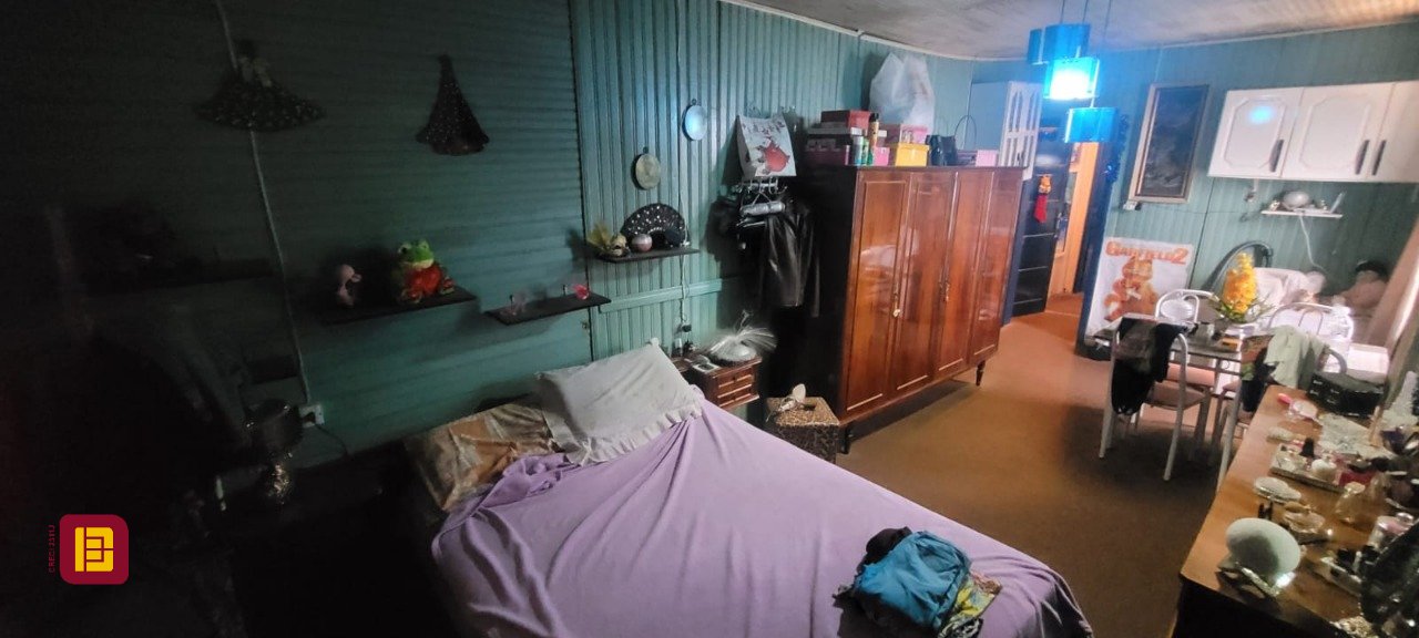 Casa com 214m², 5 quartos (sendo 1 suíte), 3 garagens, no bairro Balneário em Florianópolis