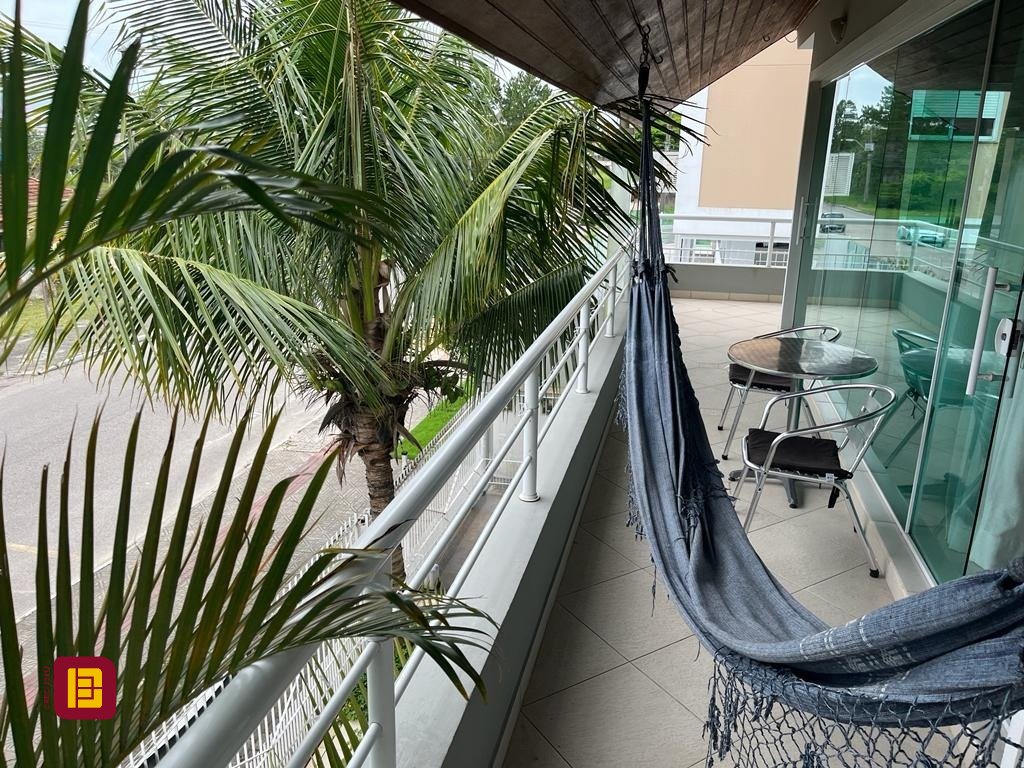 Casa com 433m², 11 quartos (sendo 1 suíte), 7 garagens, no bairro Canasvieiras em Florianópolis