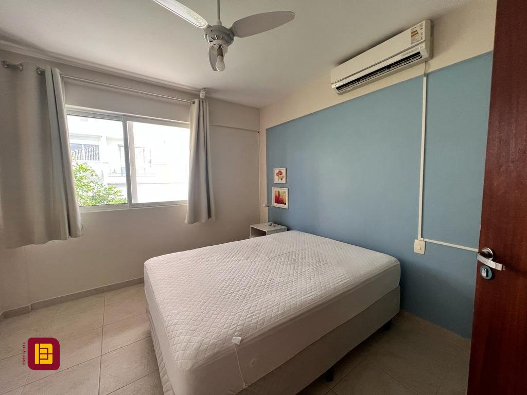 Casa com 433m², 11 quartos (sendo 1 suíte), 7 garagens, no bairro Canasvieiras em Florianópolis