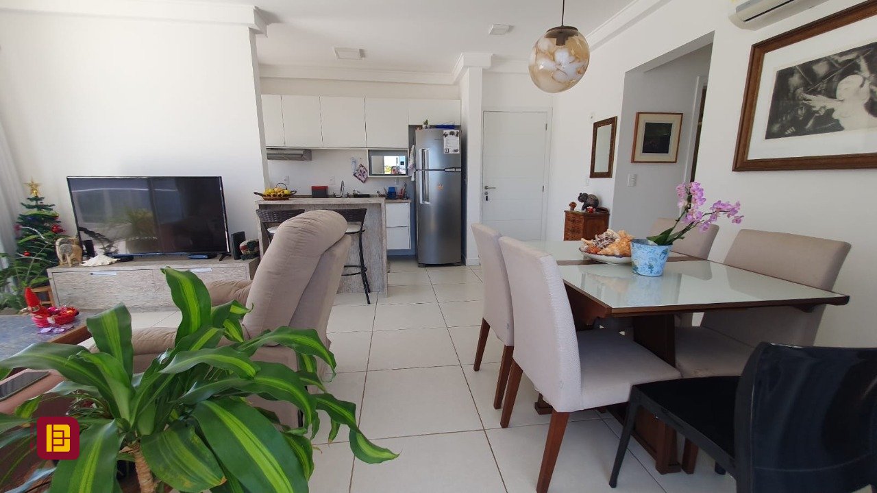Apartamento com 161m², 3 quartos (sendo 1 suíte), 2 garagens, no bairro Campeche em Florianópolis