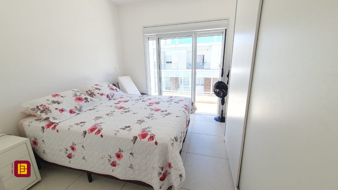 Apartamento com 161m², 3 quartos (sendo 1 suíte), 2 garagens, no bairro Campeche em Florianópolis