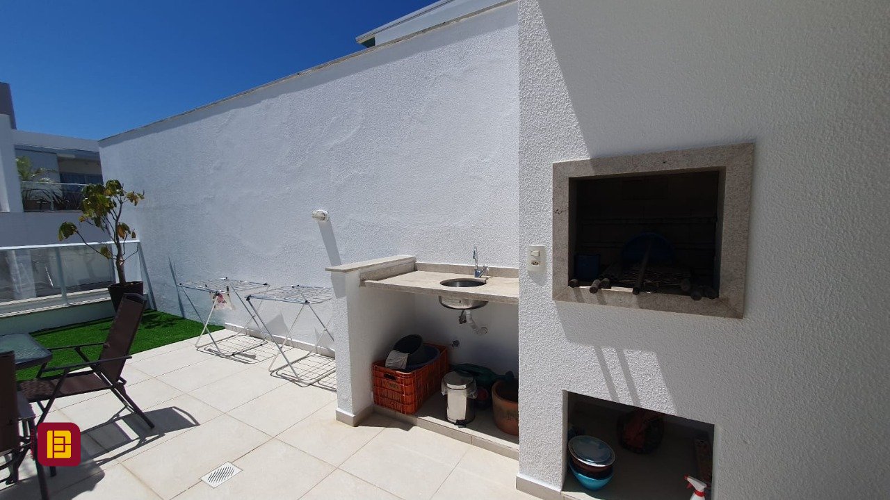 Apartamento com 161m², 3 quartos (sendo 1 suíte), 2 garagens, no bairro Campeche em Florianópolis