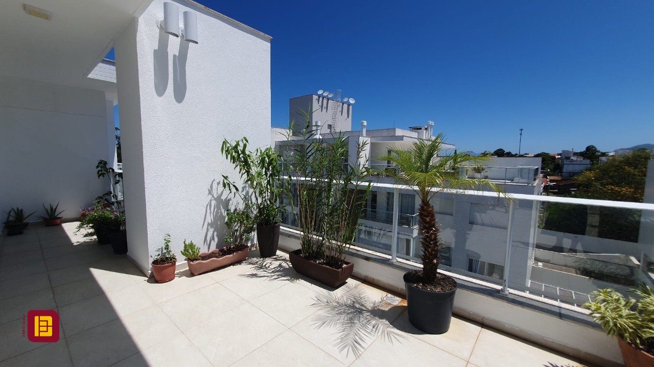 Apartamento com 161m², 3 quartos (sendo 1 suíte), 2 garagens, no bairro Campeche em Florianópolis