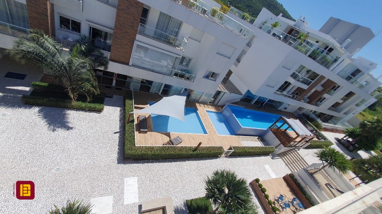 Apartamento com 161m², 3 quartos (sendo 1 suíte), 2 garagens, no bairro Campeche em Florianópolis