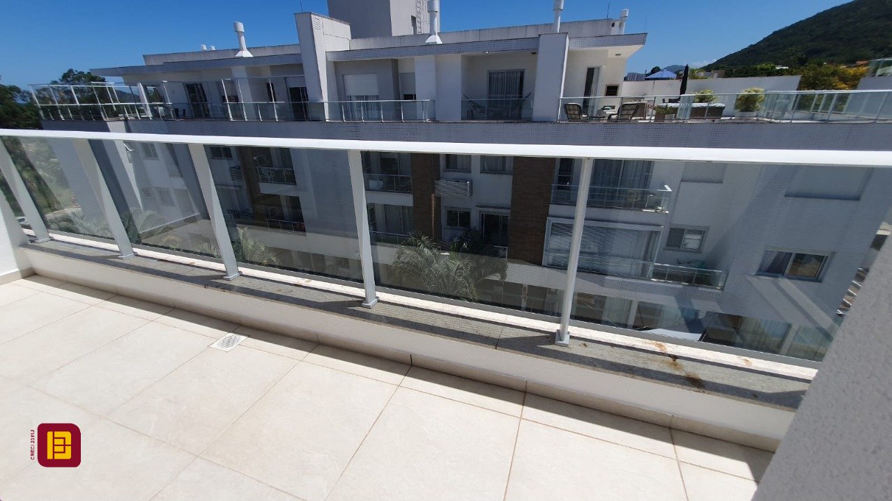Apartamento com 161m², 3 quartos (sendo 1 suíte), 2 garagens, no bairro Campeche em Florianópolis