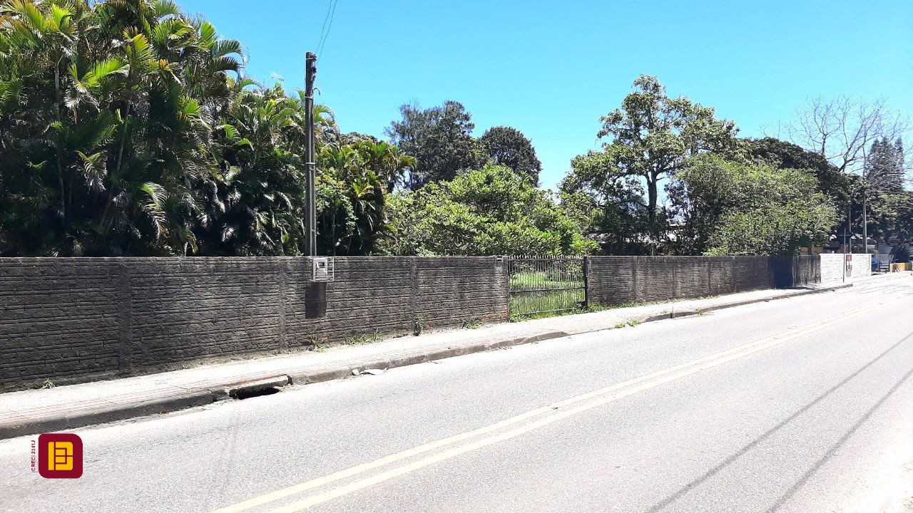 Terreno com 11452m², no bairro Vargem Grande em Florianópolis