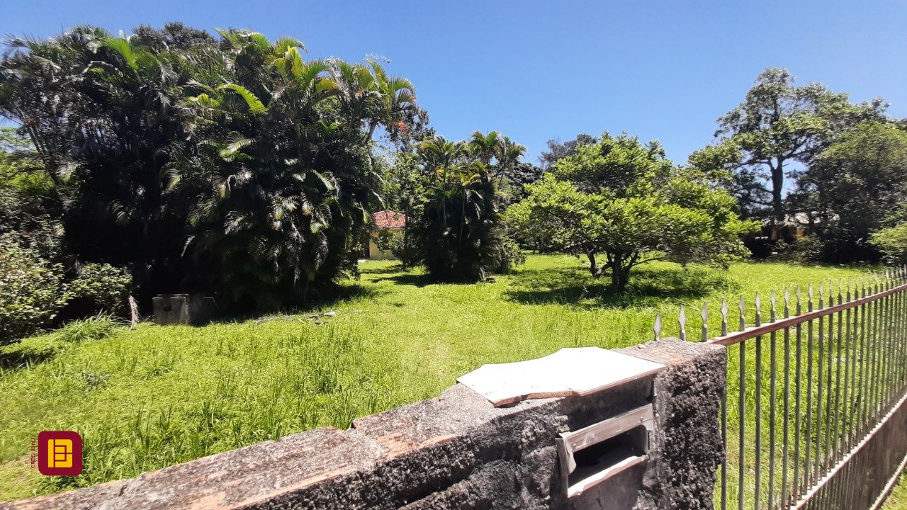 Terreno com 11452m², no bairro Vargem Grande em Florianópolis