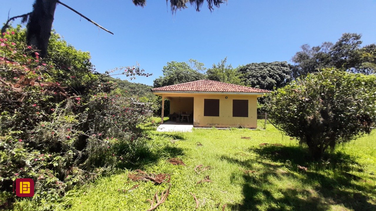 Terreno com 11452m², no bairro Vargem Grande em Florianópolis