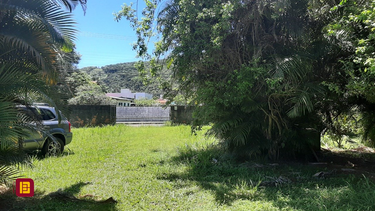 Terreno com 11452m², no bairro Vargem Grande em Florianópolis
