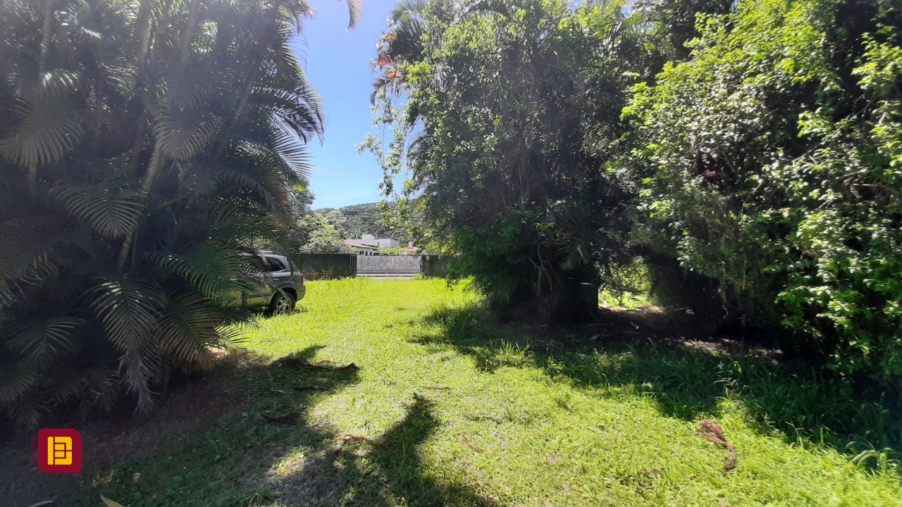 Terreno com 11452m², no bairro Vargem Grande em Florianópolis