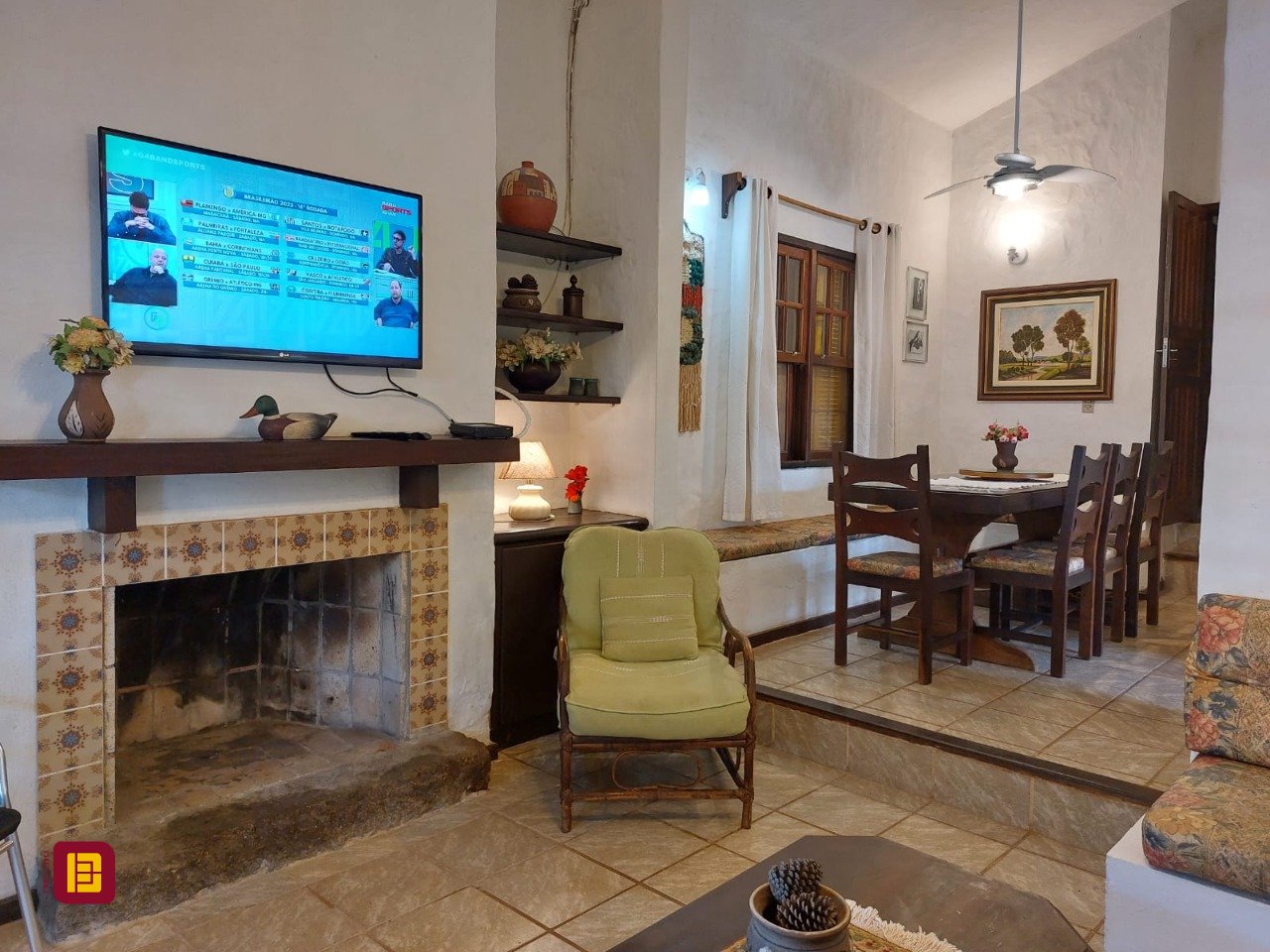 Casa com 233m², 8 quartos (sendo 1 suíte), 2 garagens, no bairro Cachoeira do Bom Jesus em Florianópolis