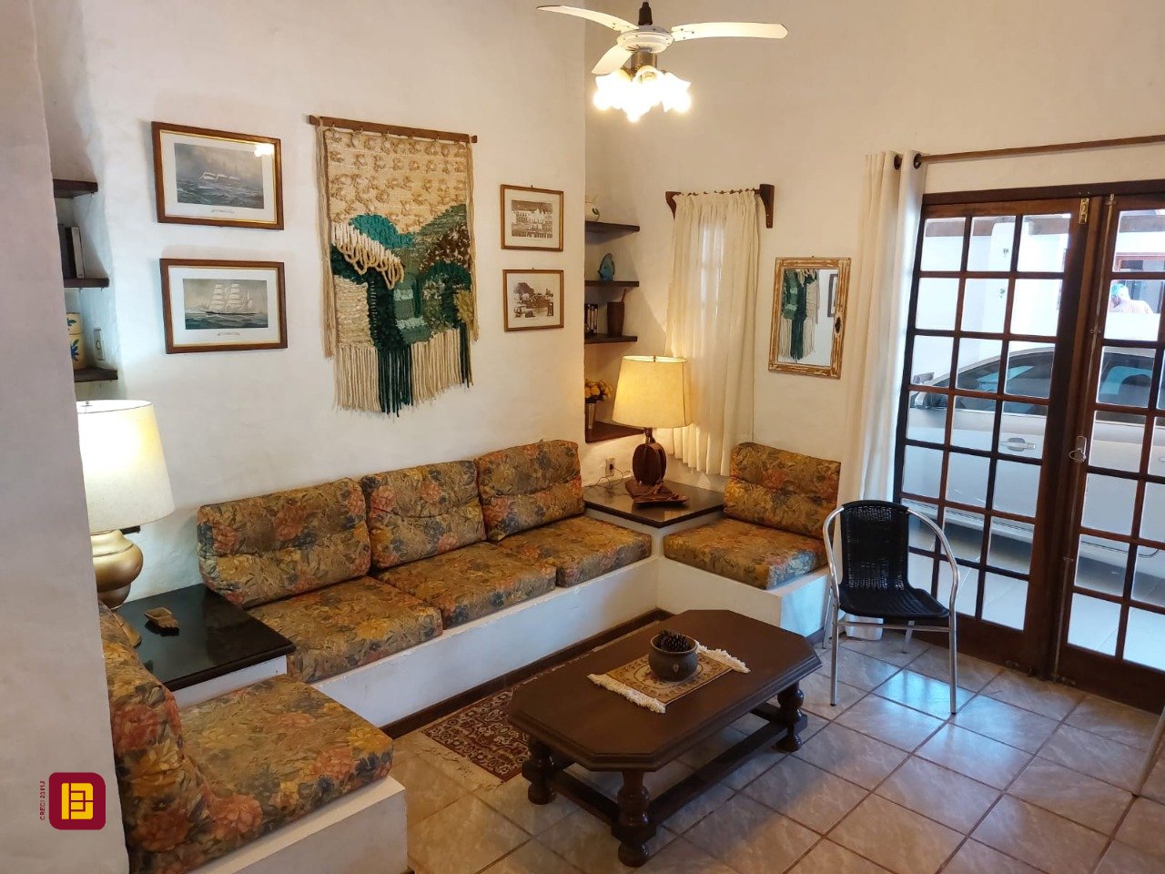 Casa com 233m², 8 quartos (sendo 1 suíte), 2 garagens, no bairro Cachoeira do Bom Jesus em Florianópolis