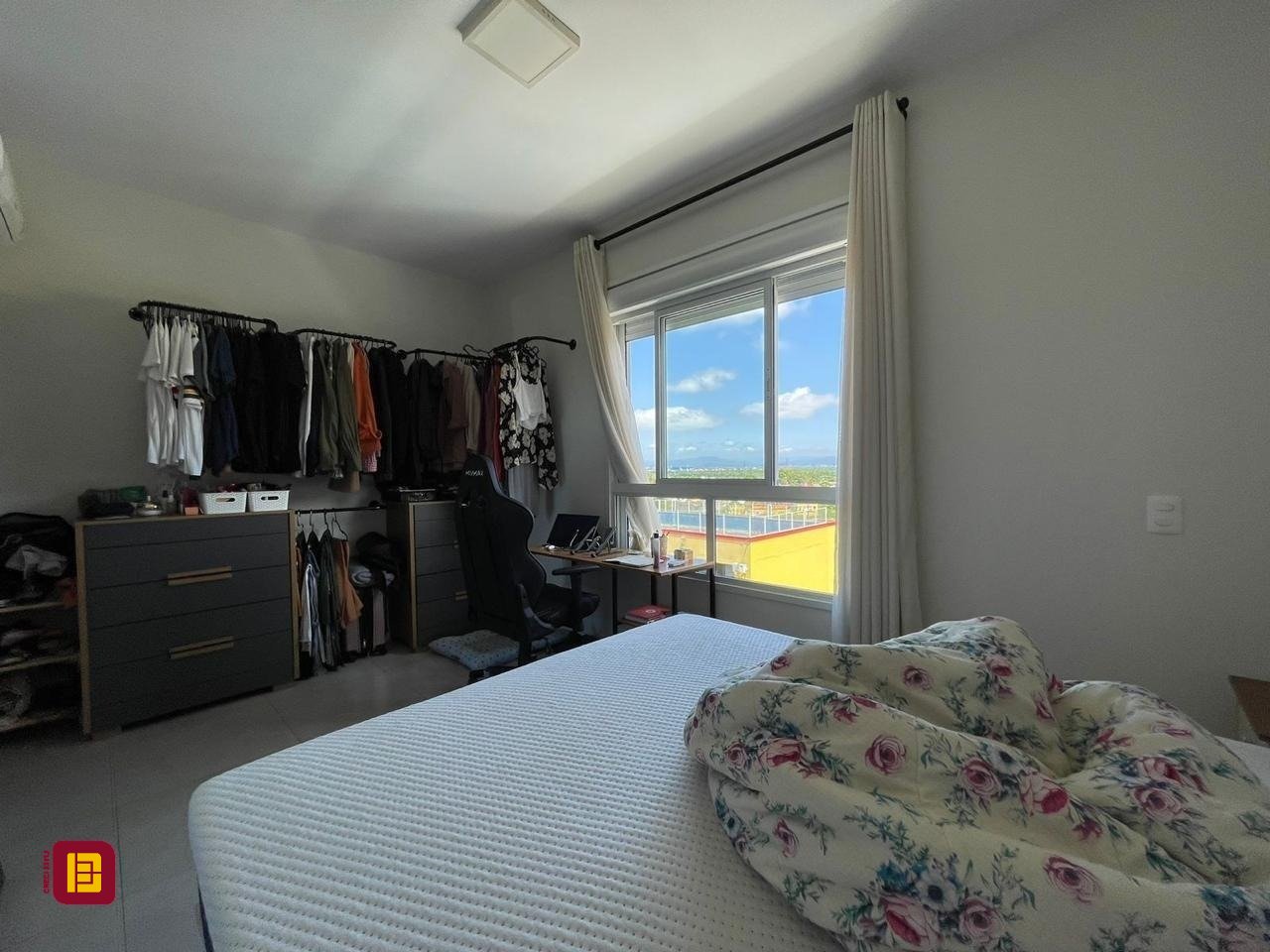 Apartamento com 114m², 4 quartos (sendo 1 suíte), 2 garagens, no bairro Campeche em Florianópolis