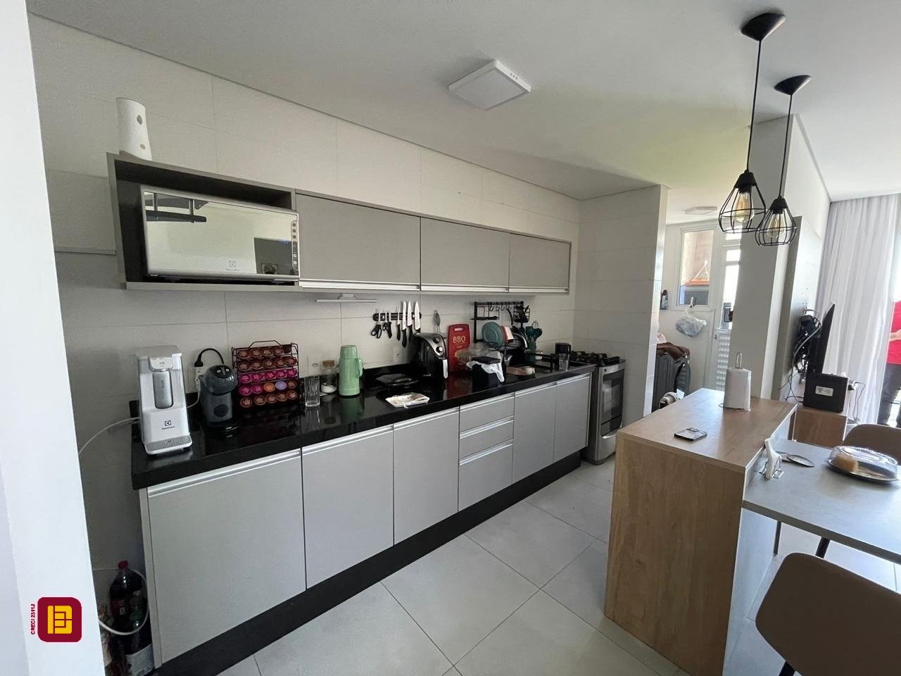 Apartamento com 114m², 4 quartos (sendo 1 suíte), 2 garagens, no bairro Campeche em Florianópolis