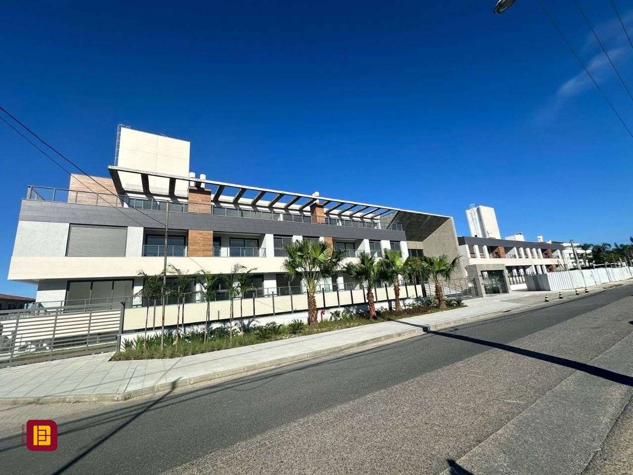 Apartamento com 116m², 6 quartos (sendo 3 suítes), 2 garagens, no bairro Morro das Pedras em Florianópolis