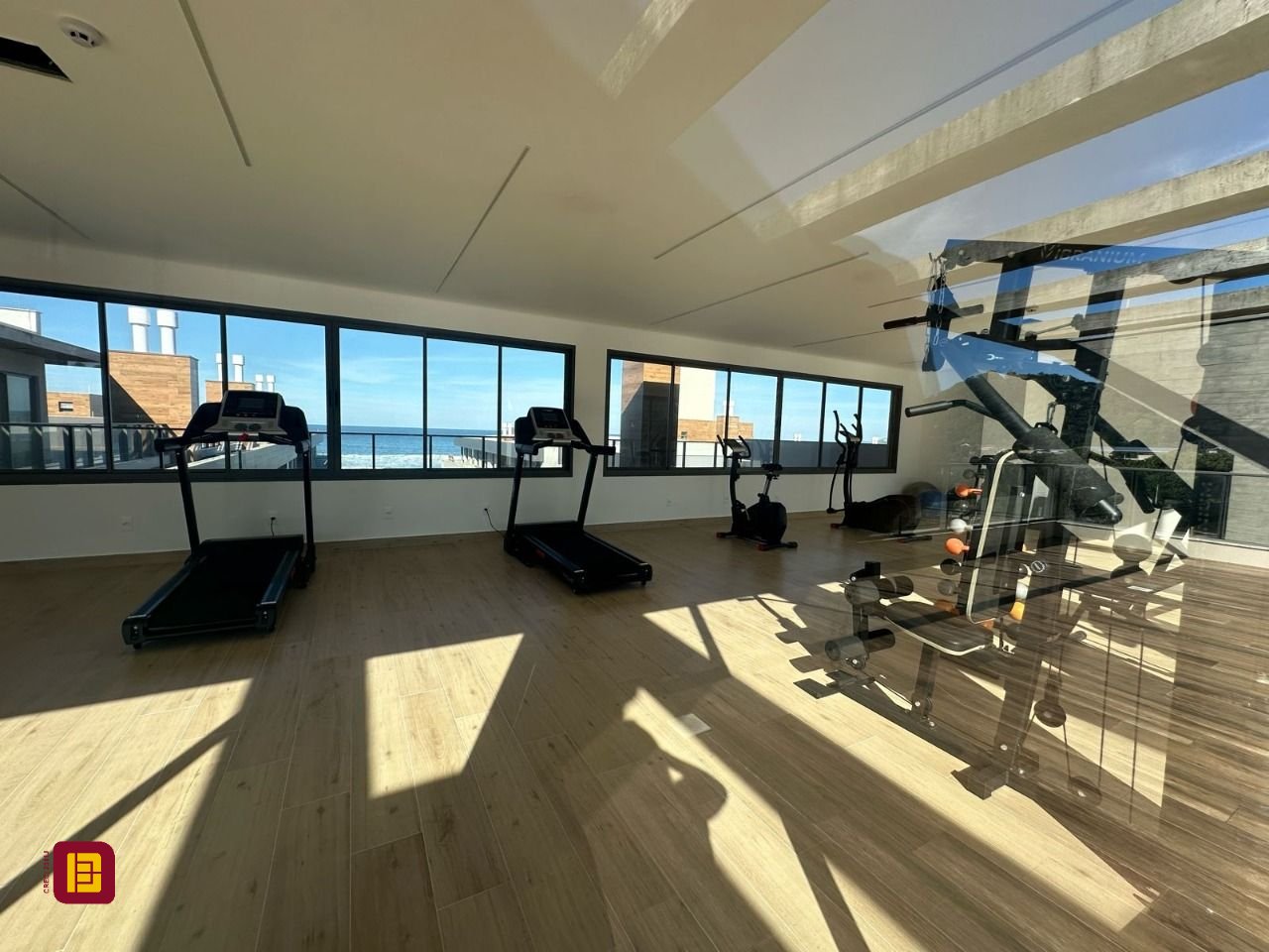 Apartamento com 116m², 6 quartos (sendo 3 suítes), 2 garagens, no bairro Morro das Pedras em Florianópolis