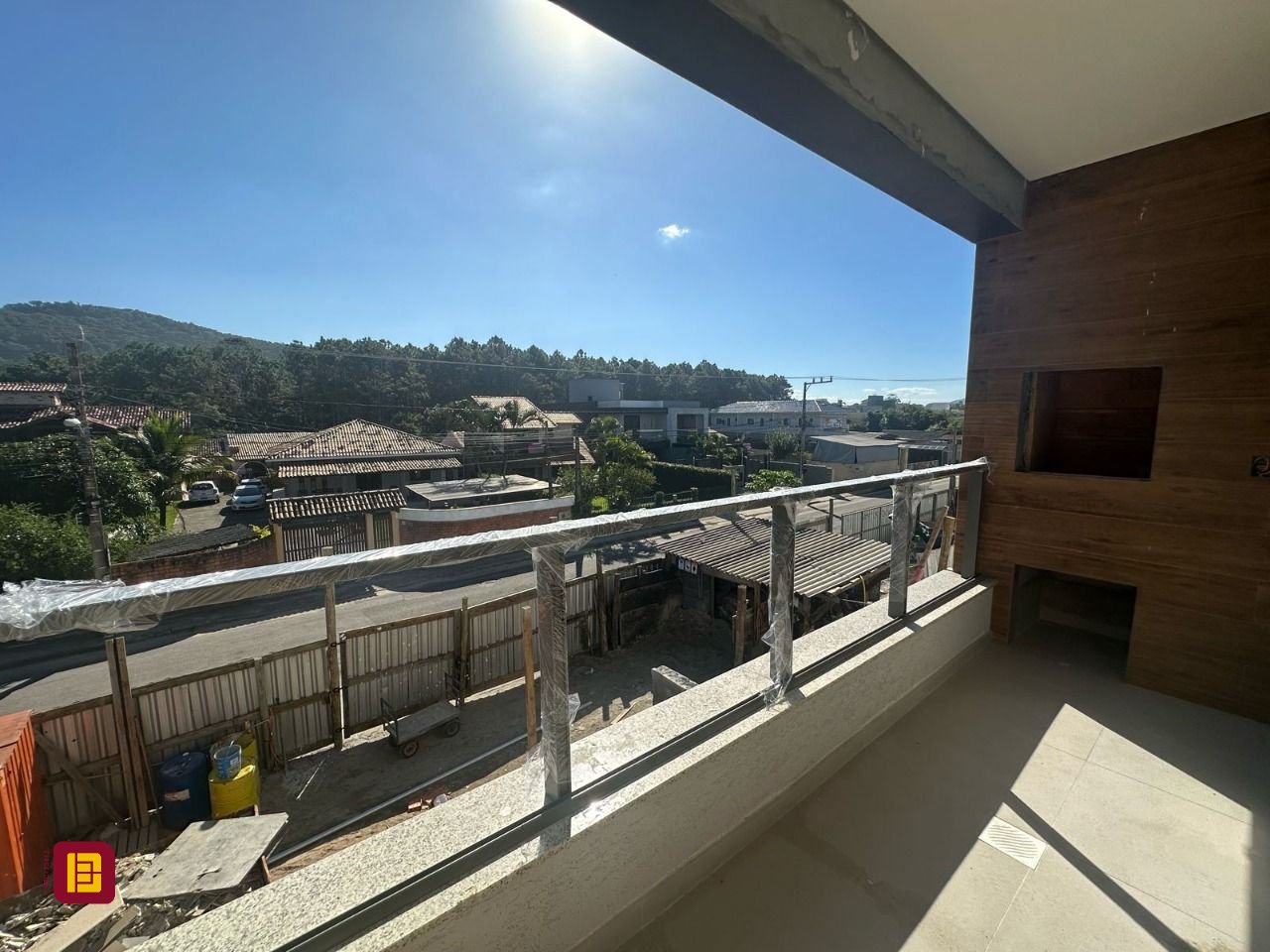 Apartamento com 116m², 6 quartos (sendo 3 suítes), 2 garagens, no bairro Morro das Pedras em Florianópolis