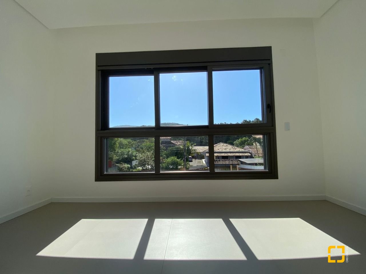 Apartamento com 116m², 6 quartos (sendo 3 suítes), 2 garagens, no bairro Morro das Pedras em Florianópolis